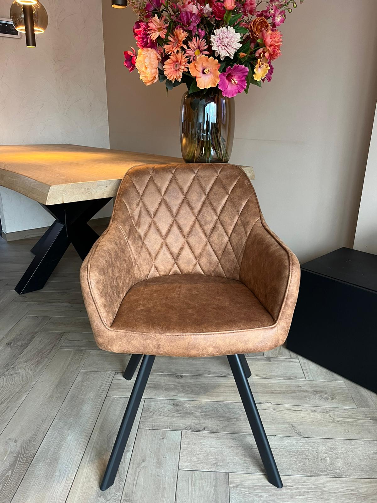 Brione Draaibare Eetkamerstoel - Cognac